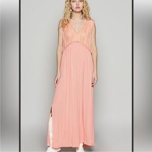 158  💕 POL Elegant Peach Sleeveless Maxi Dress